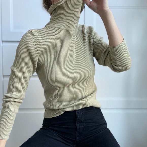 Vintage Sweaters - Vintage Fine Ribbed Turtle Neck Knit Pullover